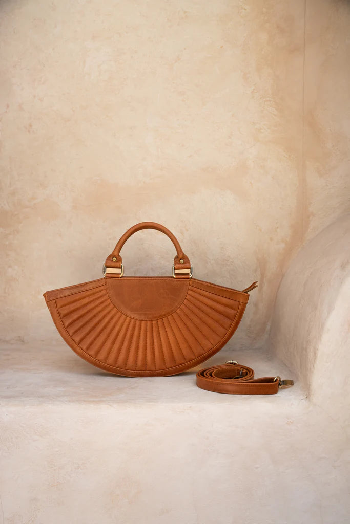 Soleil Grande Bag By Hobo & Hatch - Chestnut Antq