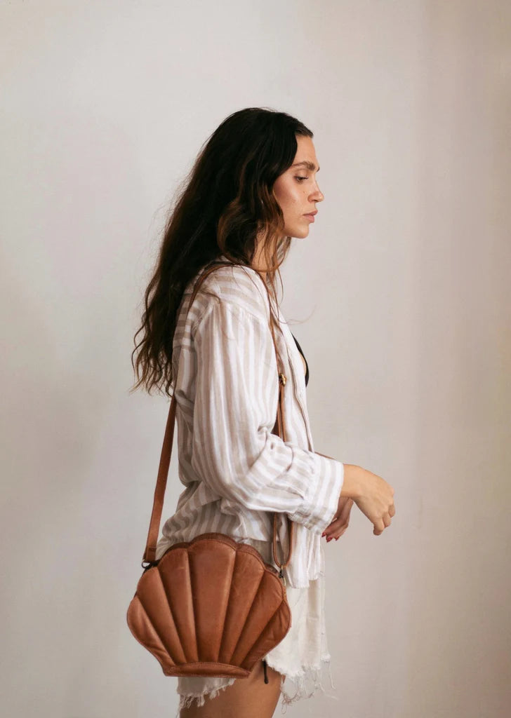 Koa Grande Bag By Hobo & Hatch - Chestnut Antq